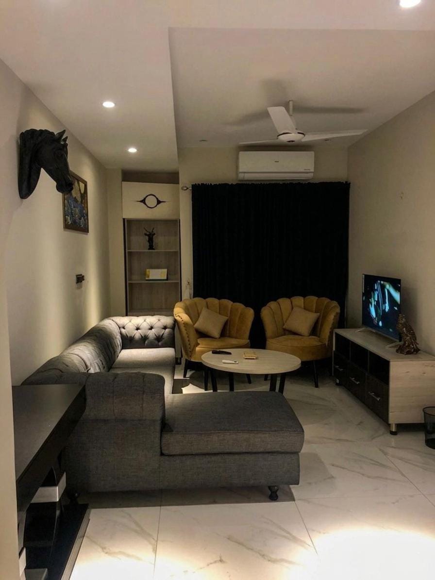 Communal lounge/ TV room