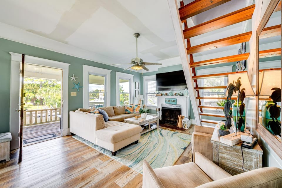 Fish & Paddle: Home Near Shell Point Beach! House in Florida