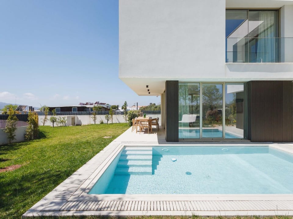 Property building, Garden, Swimming pool