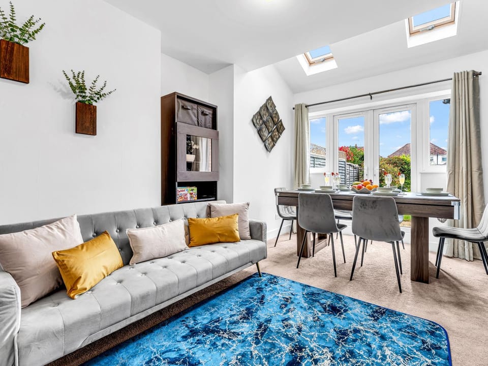 Living room, Seating area, Dining area