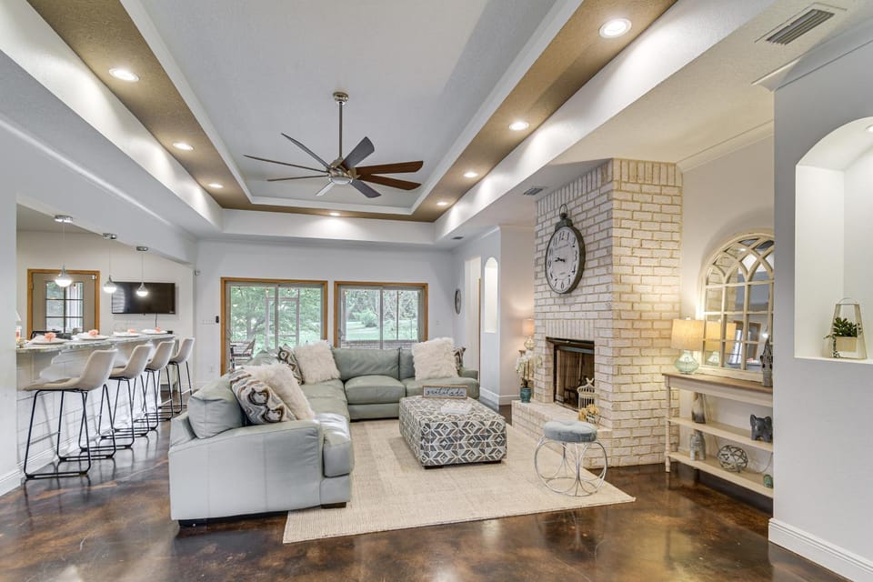 Elegant Home w/ Outdoor Kitchen in Robertsdale House in Alabama