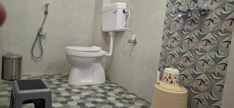 Sri Krishna Kunj - Entire 2BHK with Balcony Apartment in India