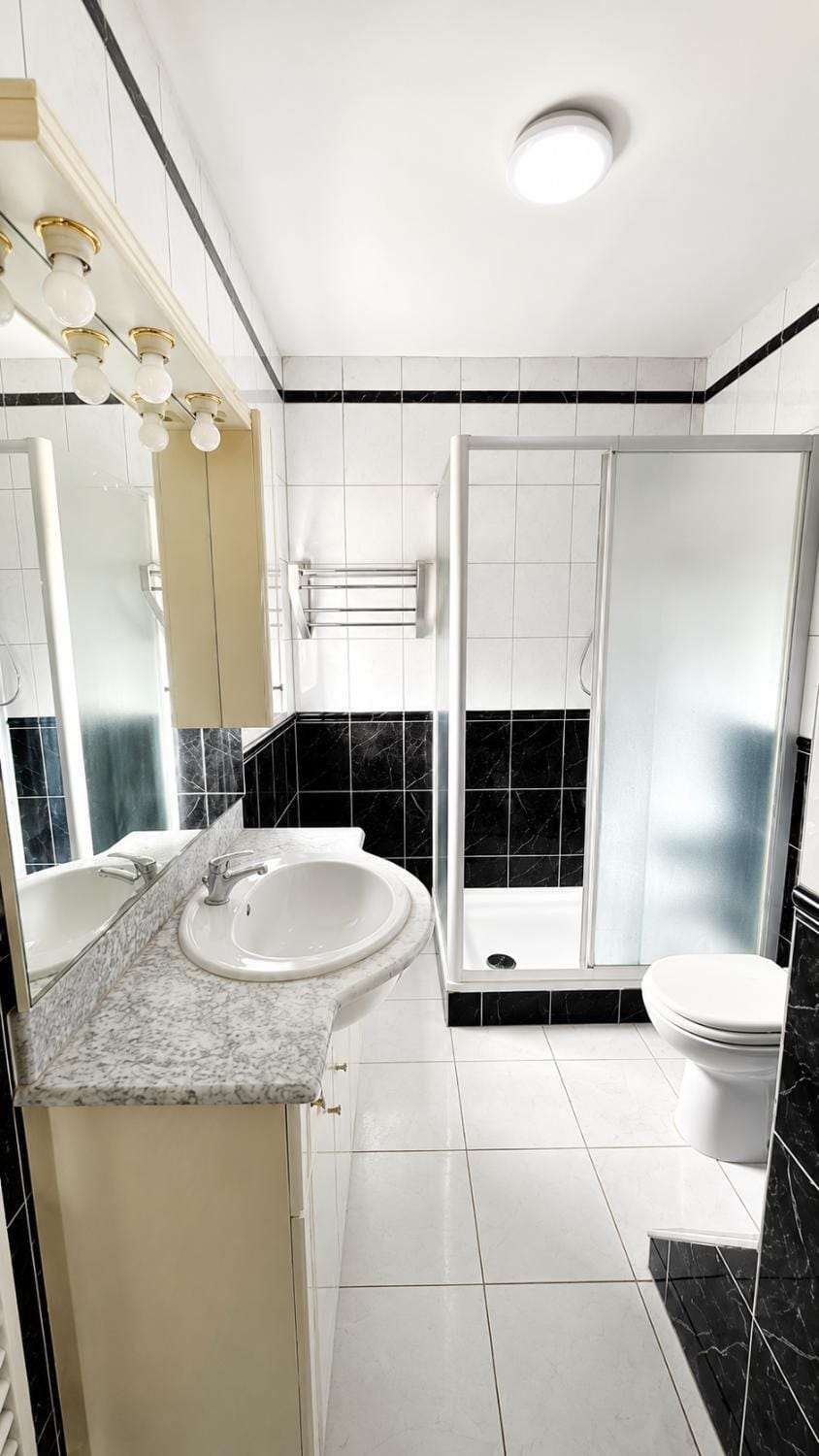 Daubresse 85 B Centre Gare Airport Apartment in Charleroi