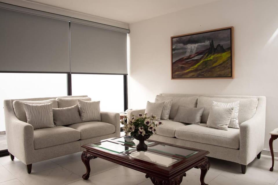 Residencia Espaciosa con Alberca y Aire Acondicionado en El Refugio House in Santiago de Queretaro