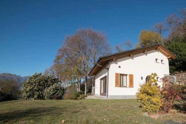 Property building, Facade/entrance, Off site