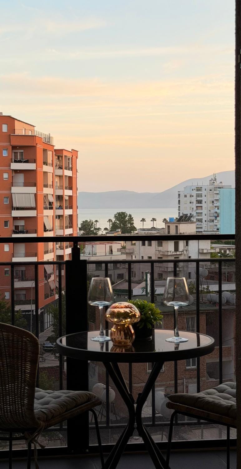 Sunny Sea View in Heart of Vlora Apartment in Vlorë