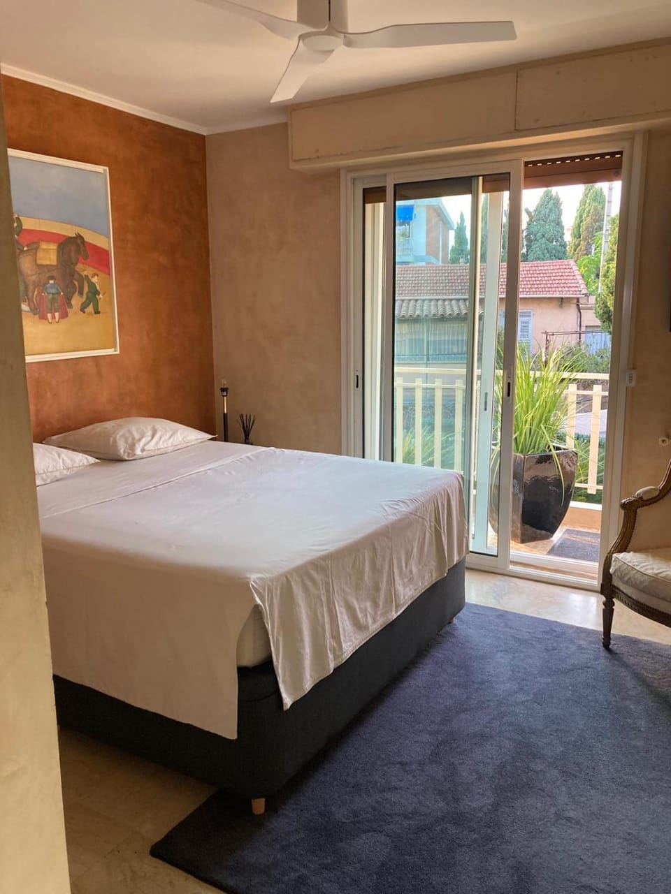 Room To rent For woman, Appart to share with 70 woman Vacation rental in Mougins