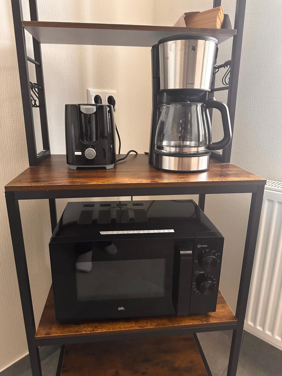 Coffee/tea facilities, toaster
