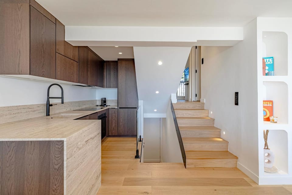 Coffee/tea facilities, Kitchen or kitchenette, dishwasher, oven, toaster, washing machine