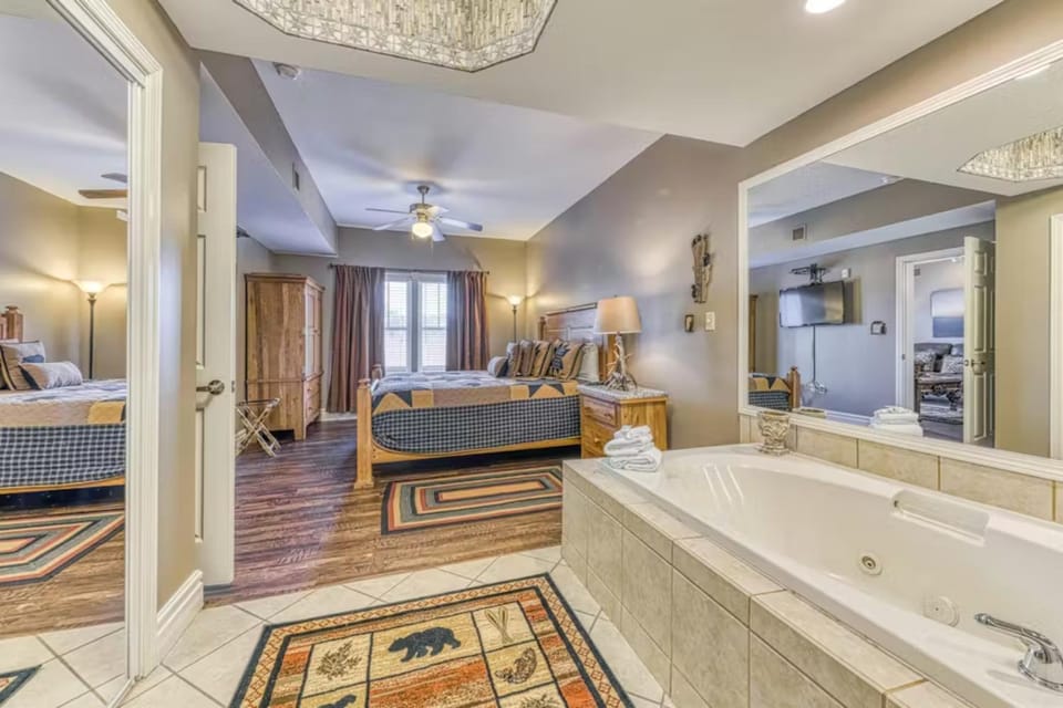 Bed, Bathroom, TV and multimedia, Bedroom, Bath, furniture, towels