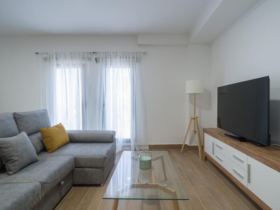 Communal lounge/ TV room, Living room