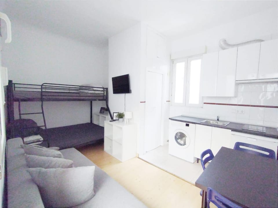QBG05 Estudio Argüelles Chamberi Apartment in Madrid