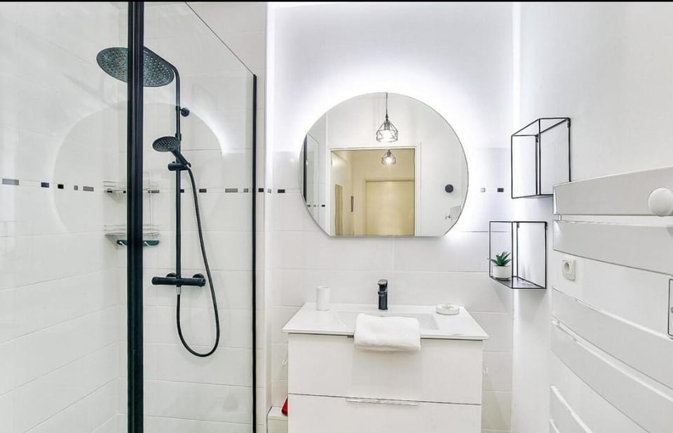 Quiet apartment with private parking, close subway Apartment in Toulouse