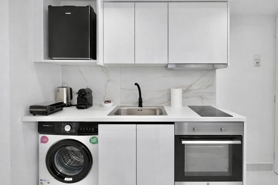 Modern Downtown Studio - Walk to Metro by ΜΡS Apartment in Athens