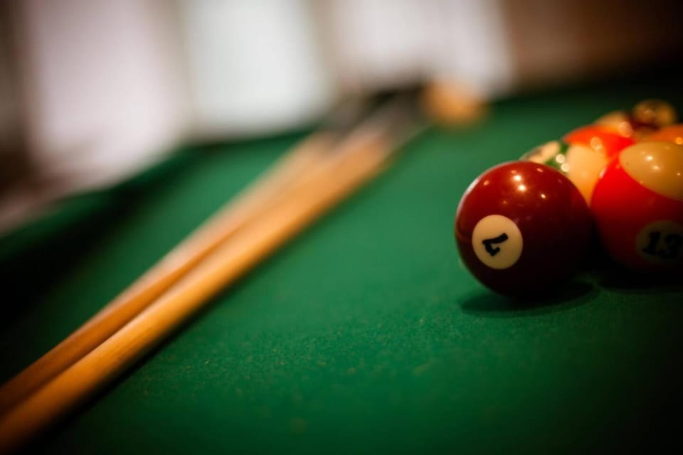 Billiard, Game Room