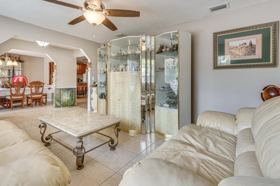Theme Park Base! Suburban Home 14 Mi to Universal House in Orlando