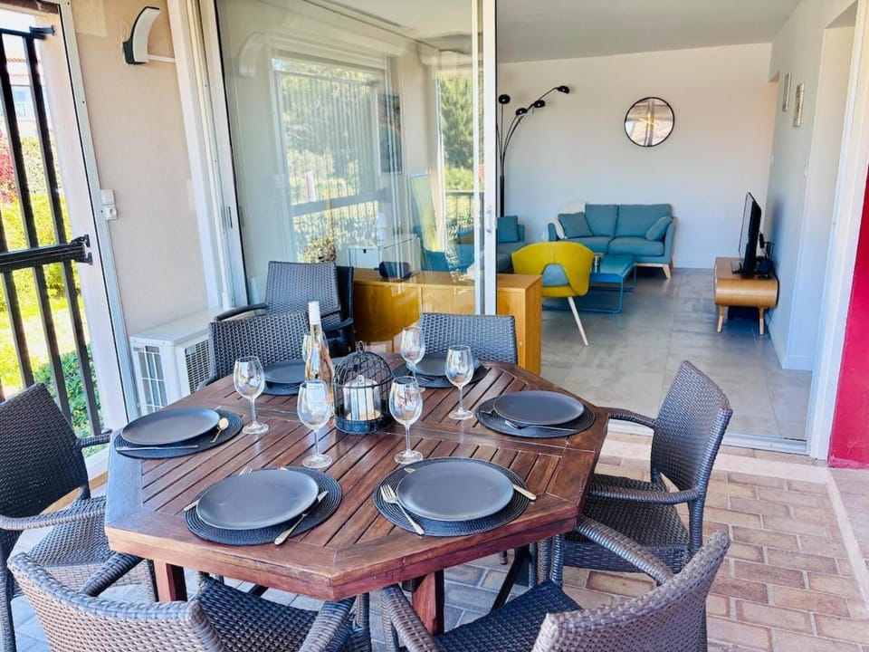 Superbe appartement 6 couchages terrasse piscine et tennis Apartment in French Riviera