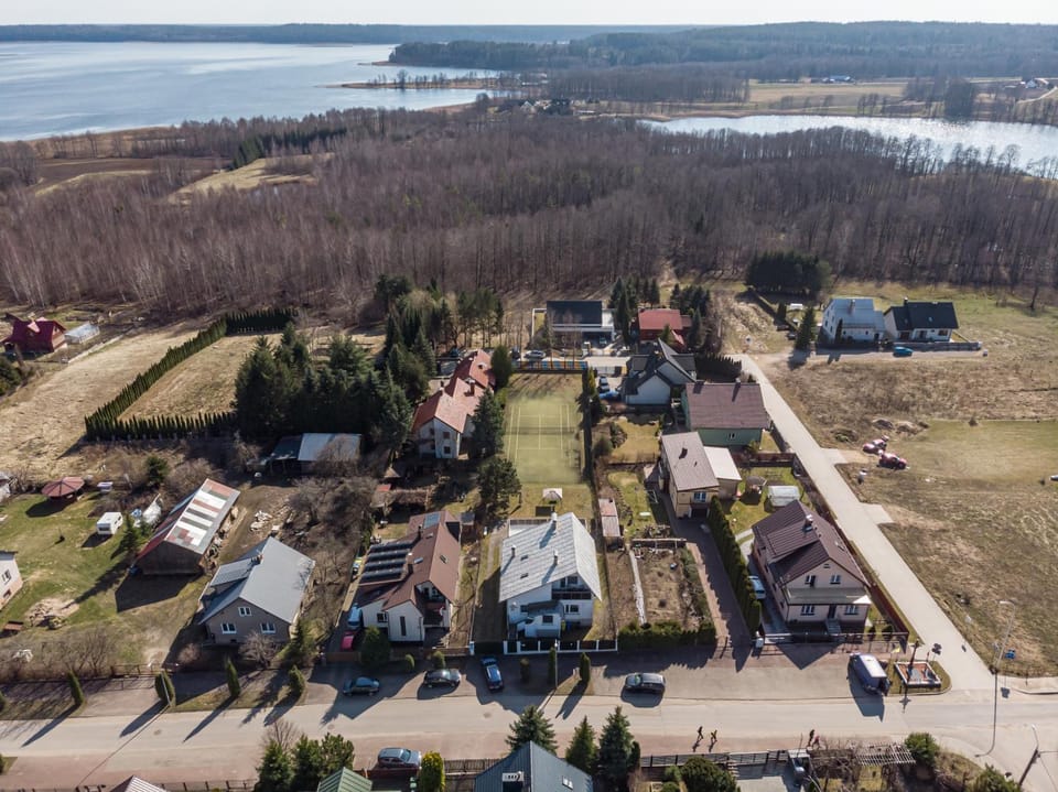 Spring, Neighbourhood, Natural landscape, Bird's eye view, Lake view, Street view, Location, Parking
