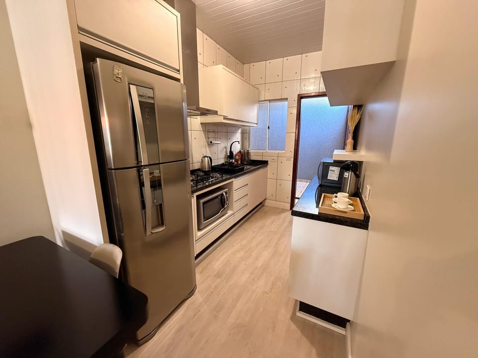 Coffee/tea facilities, oven, stove