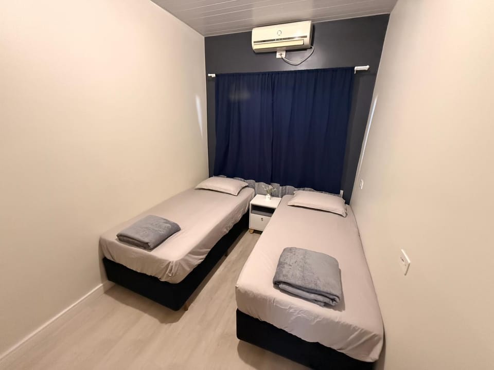 Bed, Photo of the whole room, Bedroom, air conditioner
