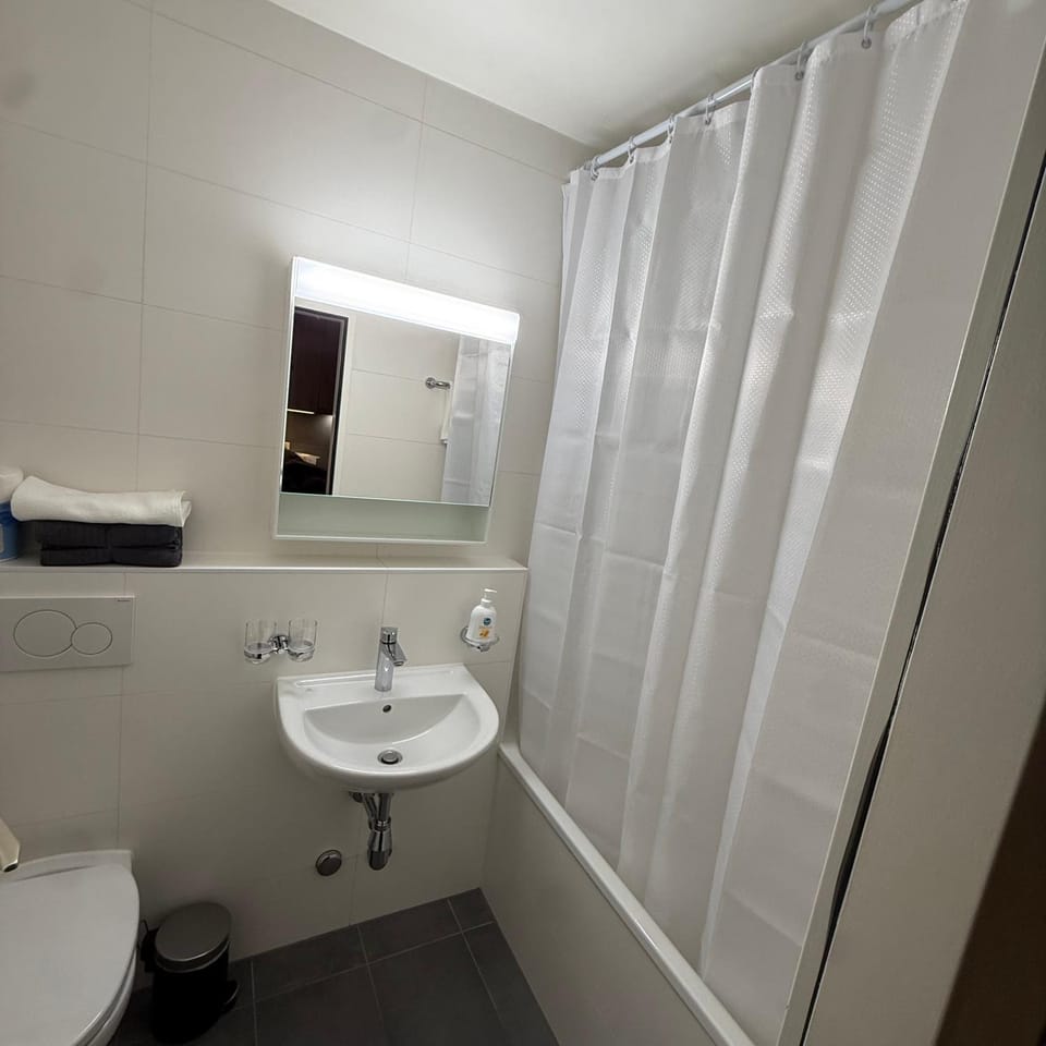 Flor- Sakura Gare Lausanne Apartment in Lausanne