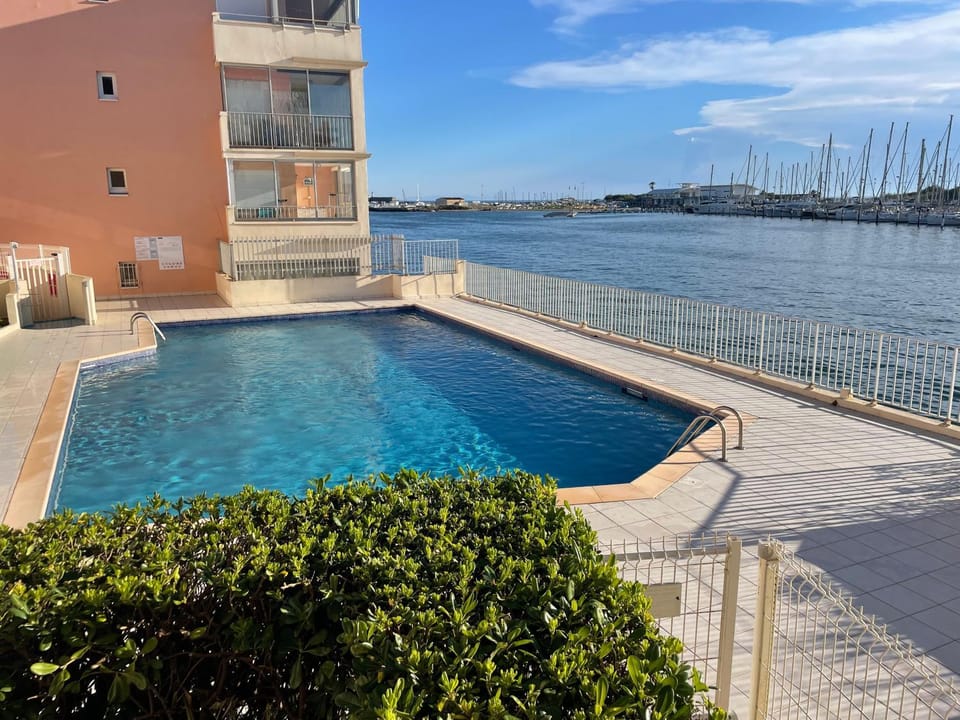 Day, View (from property/room), Balcony/Terrace, Pool view, Sea view, Swimming pool
