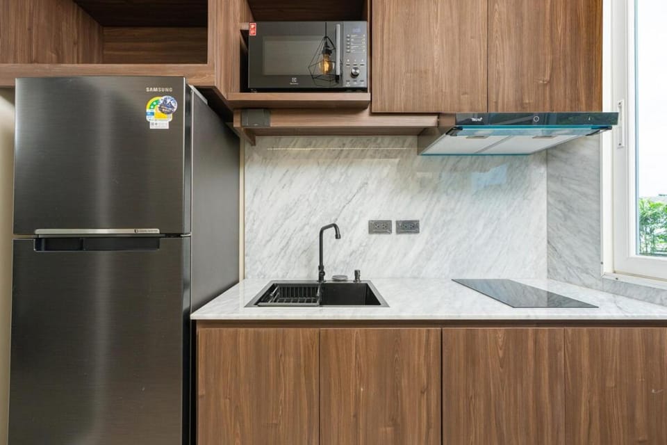 Spacious 1BR in Old town with Workspace Pool Gym Wi-Fi Apartment in Wichit