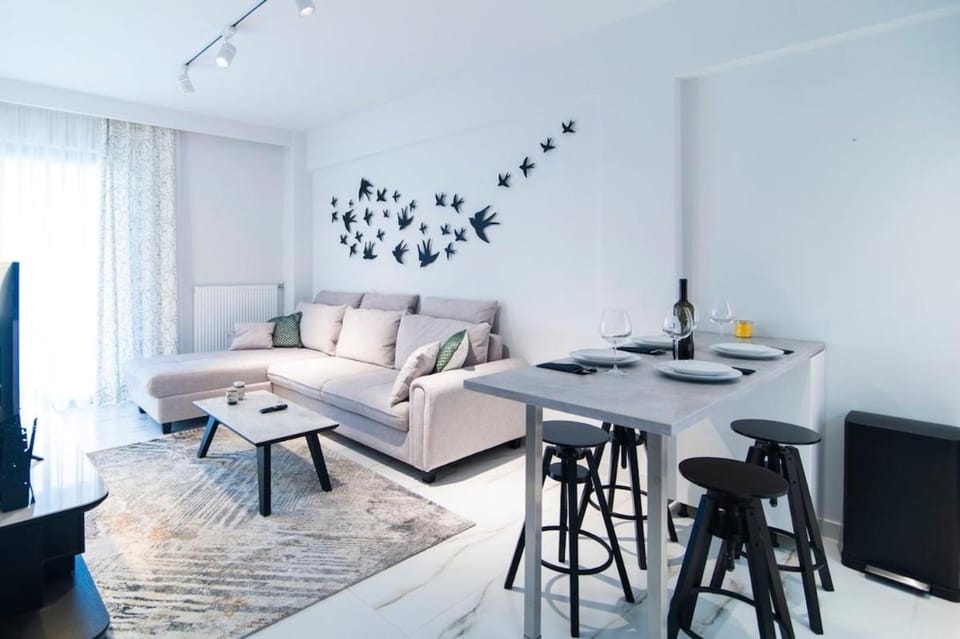 Modern 2-Bedrooms in Glyfada Apartment in South Athens