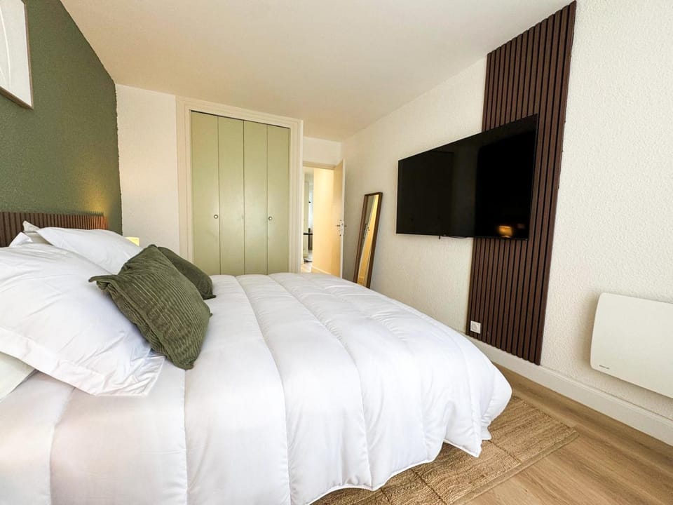 King Size 180x200 - Air Conditioning - Modern Apartment in Gréoux-les-Bains