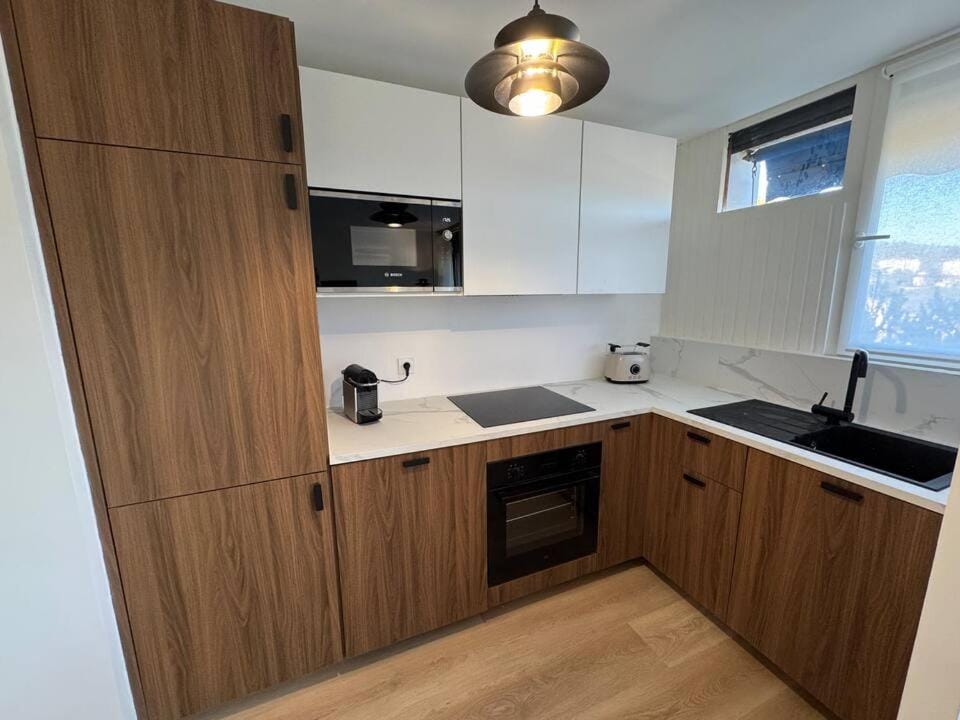 Central 2 chambres lit king size 180x200 Clim Apartment in Gréoux-les-Bains