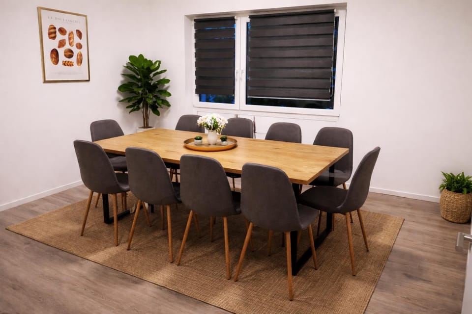 Seating area, Dining area