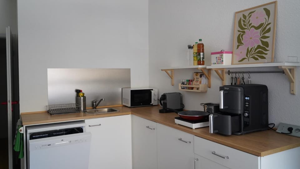 Kitchen or kitchenette, Kitchen or kitchenette