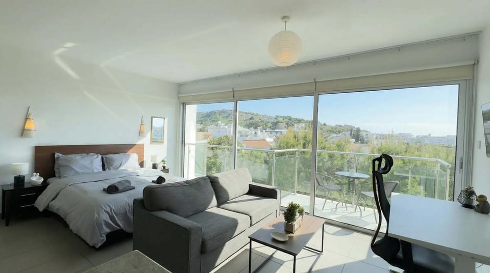 Bed, Natural landscape, View (from property/room), Balcony/Terrace, Living room, Photo of the whole room, Seating area, Dining area, Bedroom, Mountain view