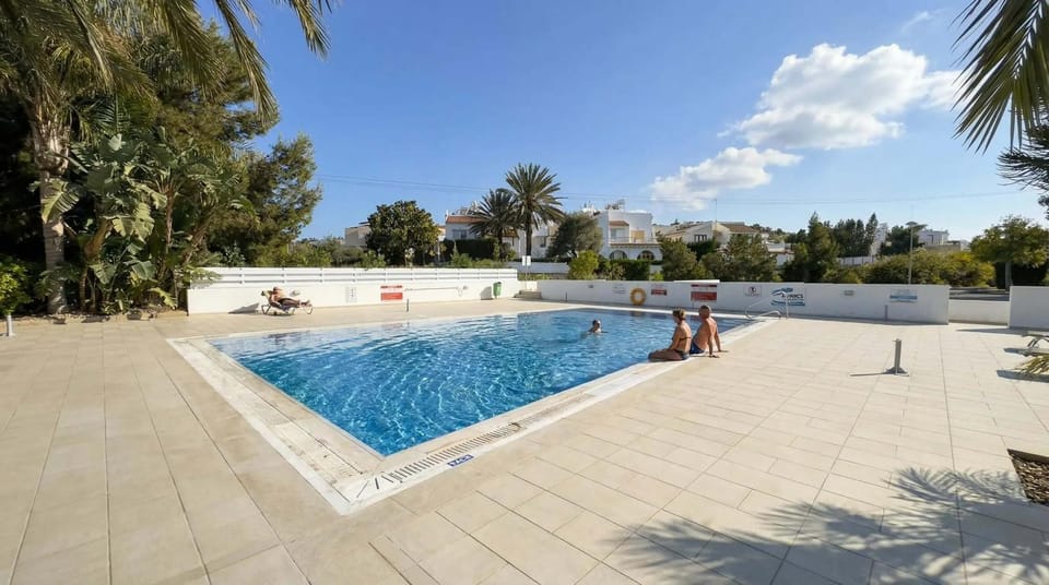 Day, People, Pool view, Swimming pool, group of guests, sunbed