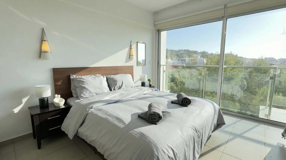 Bed, Natural landscape, Photo of the whole room, Bedroom, Mountain view, towels