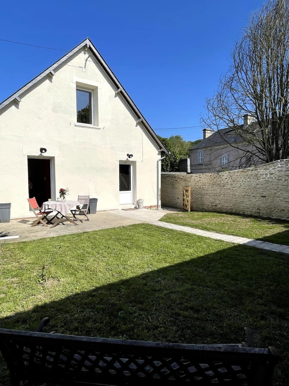 Facade/entrance, Garden
