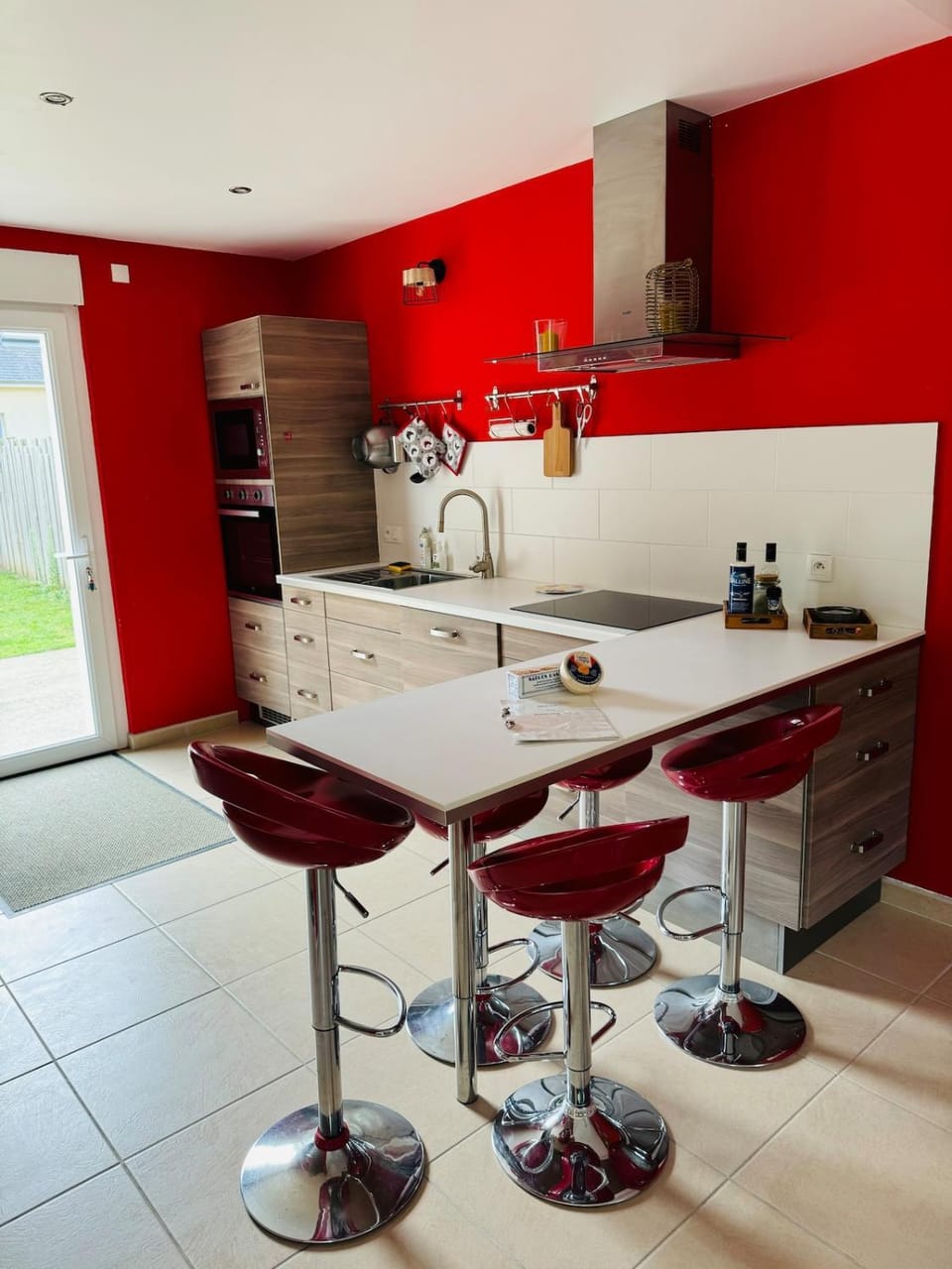 Dining area, kitchen