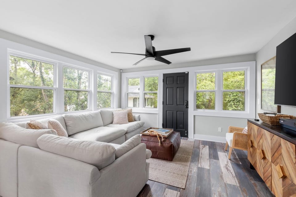 Luxury Home for Entertaining in Midtown Manor House in Tallahassee