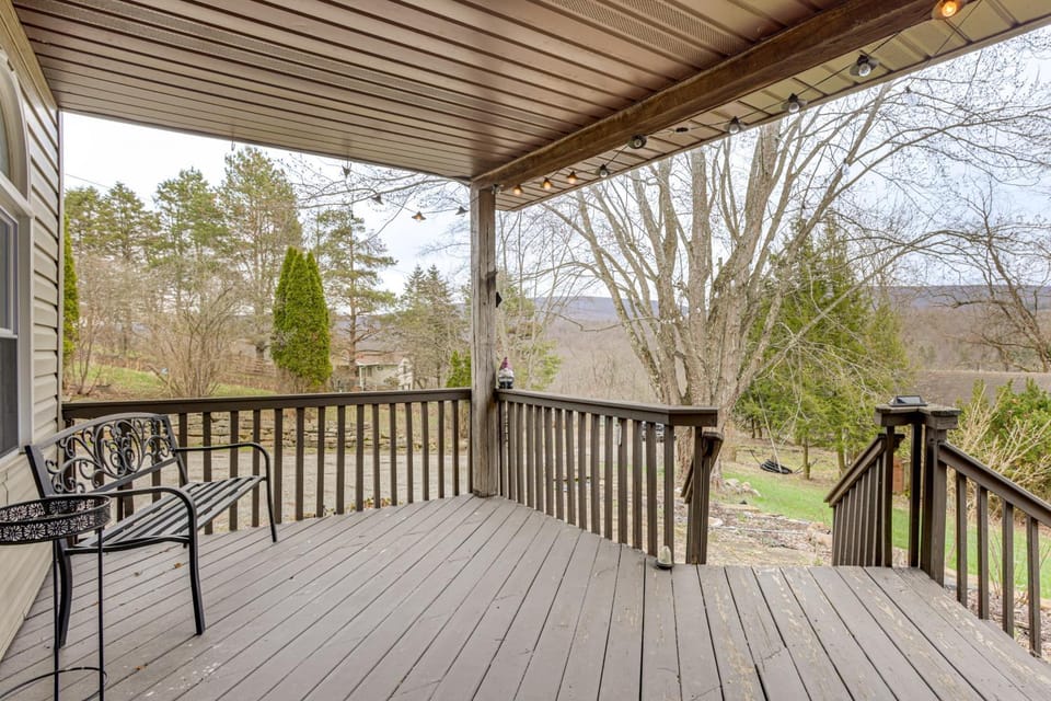 Great for Groups! Spacious Melcroft Home w/ Deck House in Pennsylvania