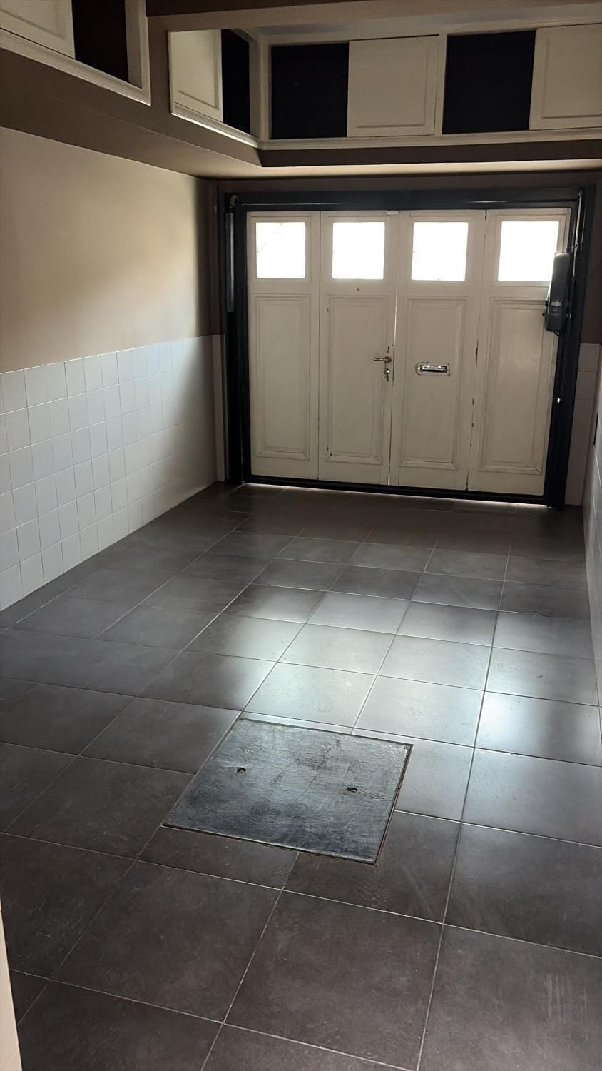Apartamento con cochera en plena 5ta sección Apartment in Mendoza