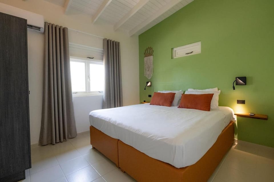 Bed, Photo of the whole room, Bedroom, air conditioner