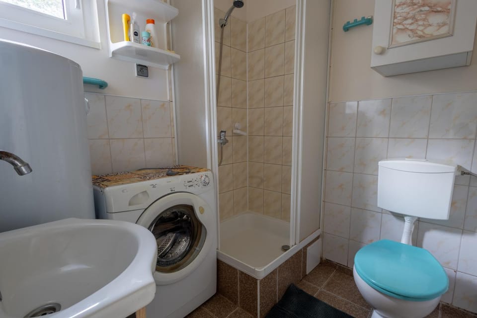Shower, Toilet, washing machine