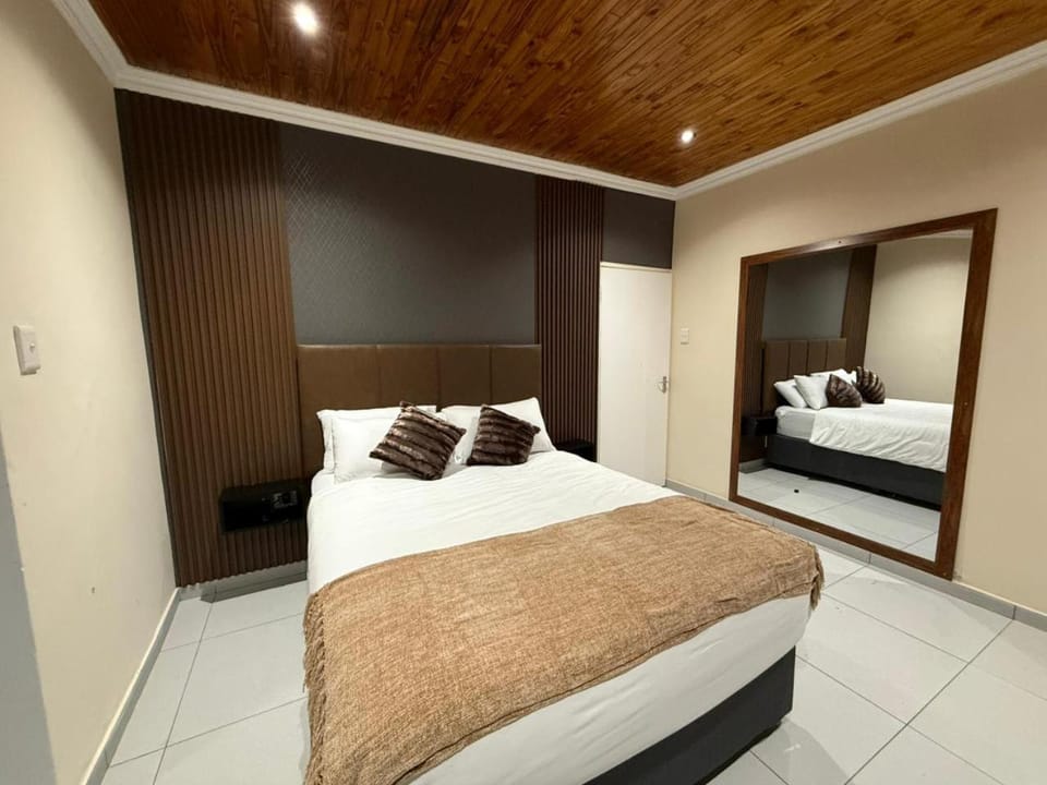 Dinga Guesthouse Bed and Breakfast in Johannesburg