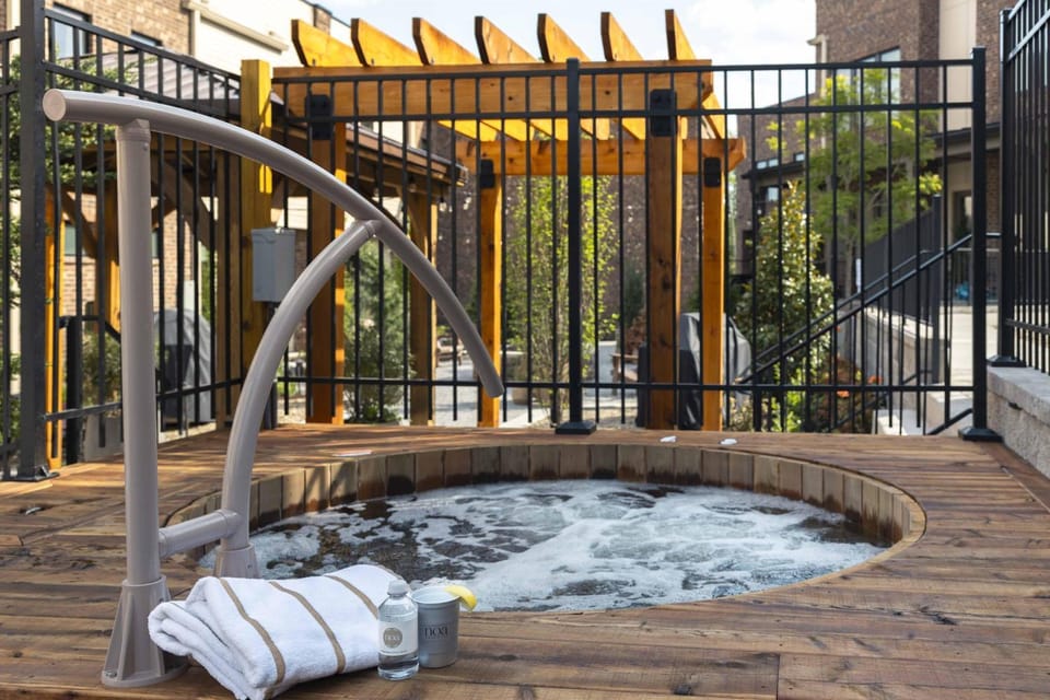 ALL the Amenities | Heated Pool | 7 Mins–Broadway House in East Nashville