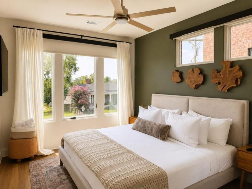 Pool, Gym & Sauna | Fully Gated & Pet-Friendly House in East Nashville