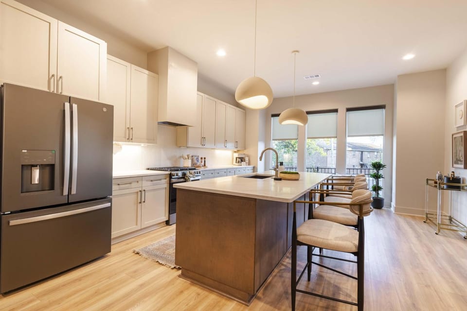 Pool, Gym & Sauna | Fully Gated & Pet-Friendly House in East Nashville
