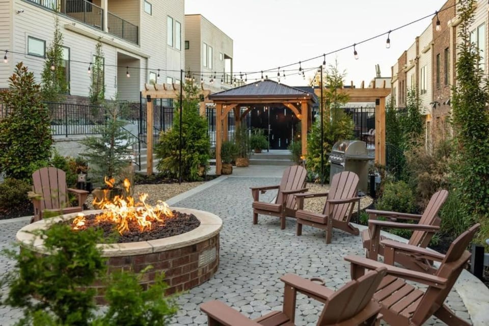 Bachelorette Dream | 2 Units | 8 Kings + 8 Baths Apartment in East Nashville