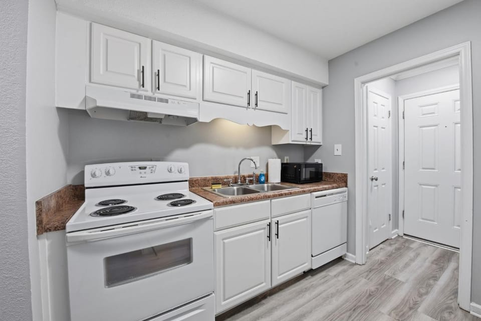 Sleek apartment near Durhams top attractions Apartment in Durham