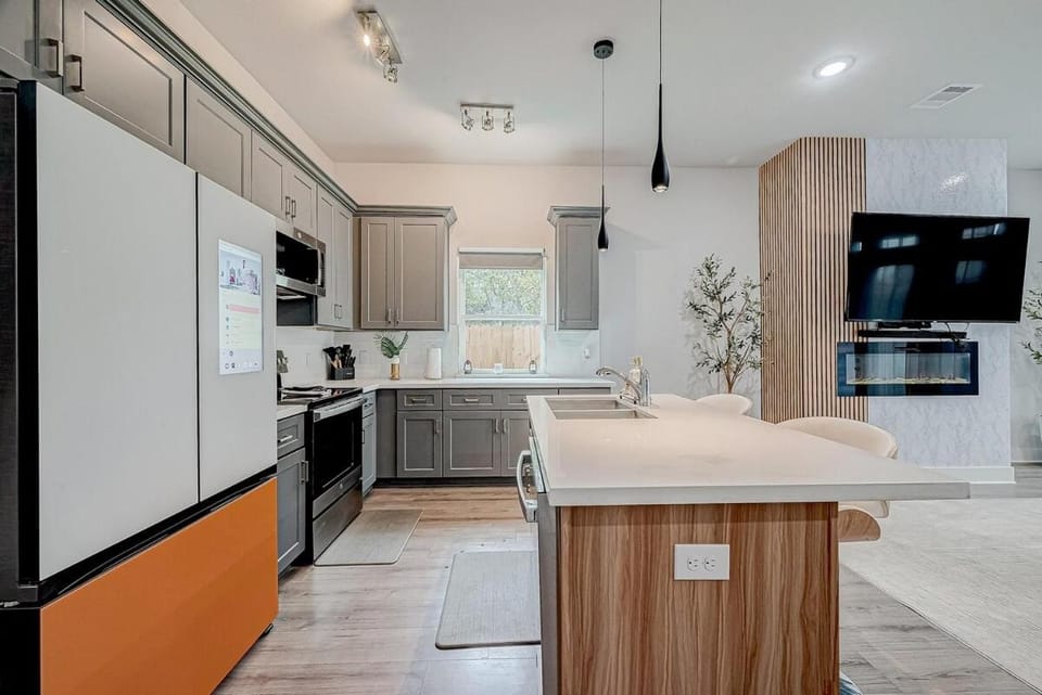 Cozier Oak • NRG, Med Ctr & DTWN House in Harris County