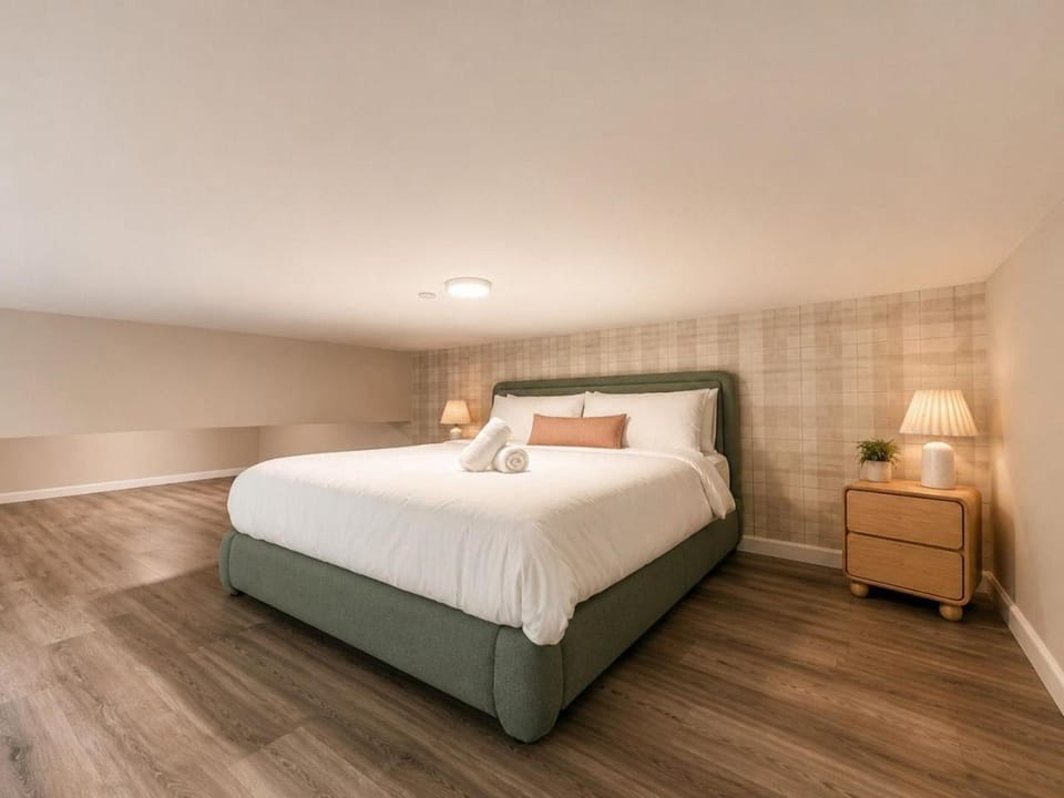 Modern Loft Near Yale Wooster Sq 5 Star Location Apartment in New Haven